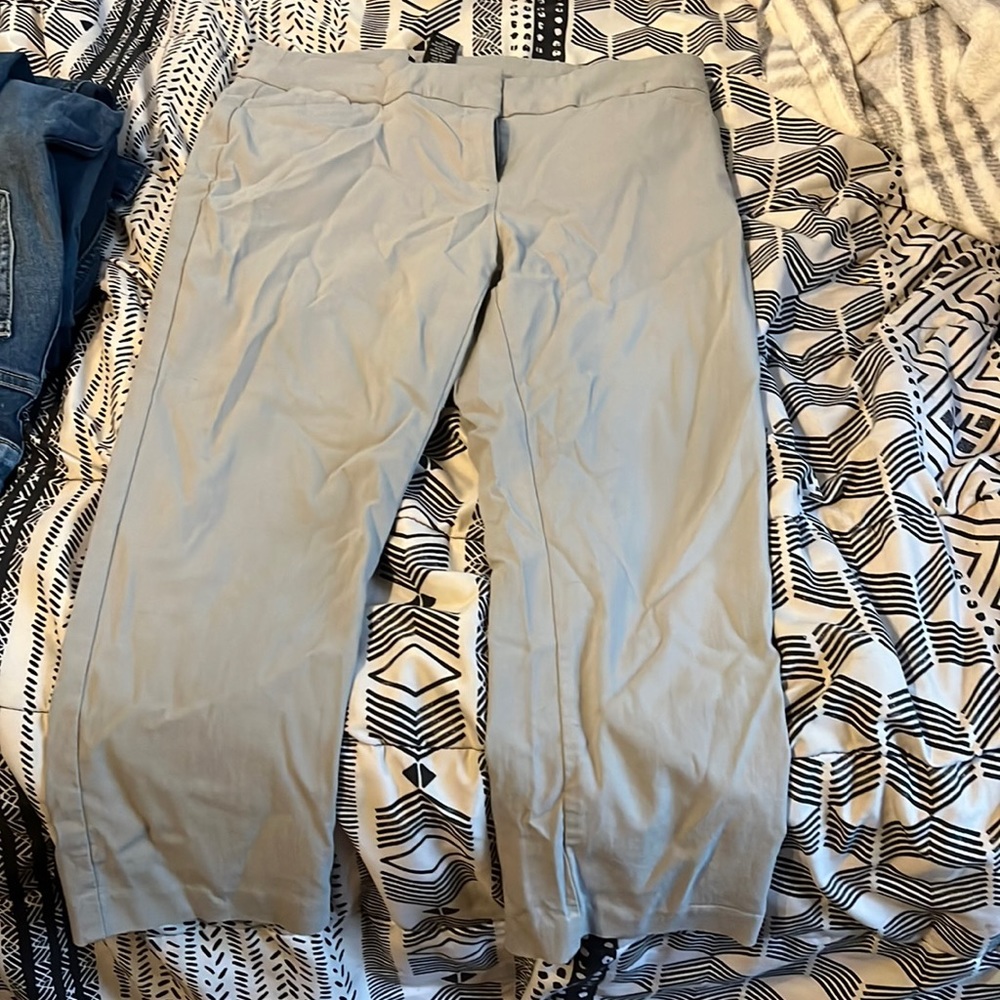 Grey attire capris